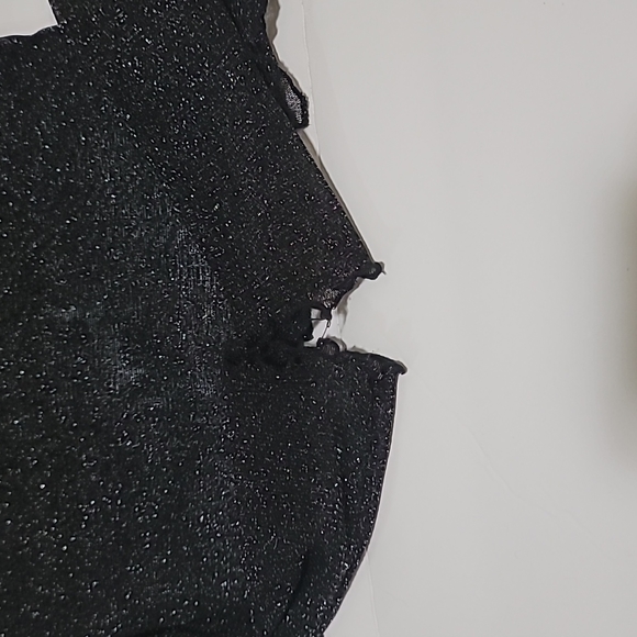 Metallic black ruffle scoop neck - Picture 3 of 6